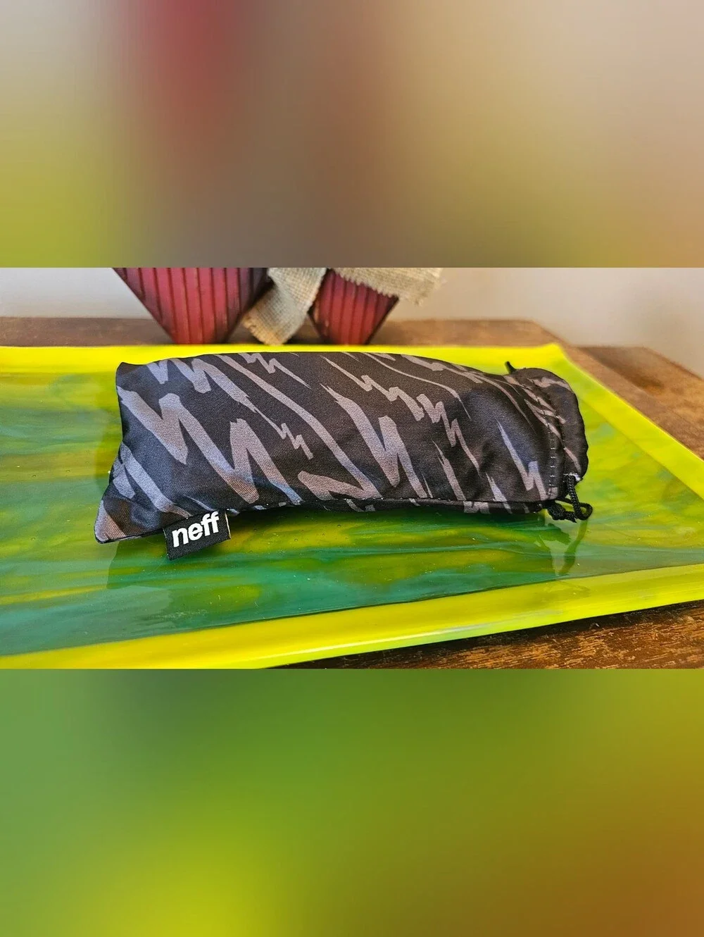 Neff Banks Sunglasses w/ Microfiber Carrying Case - NWT